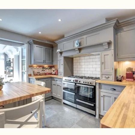 Charming 3-Bed Cottage In סוואנאייג' מראה חיצוני תמונה