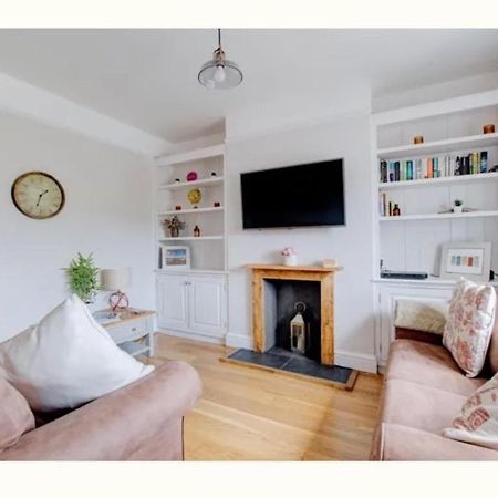 Charming 3-Bed Cottage In סוואנאייג' מראה חיצוני תמונה