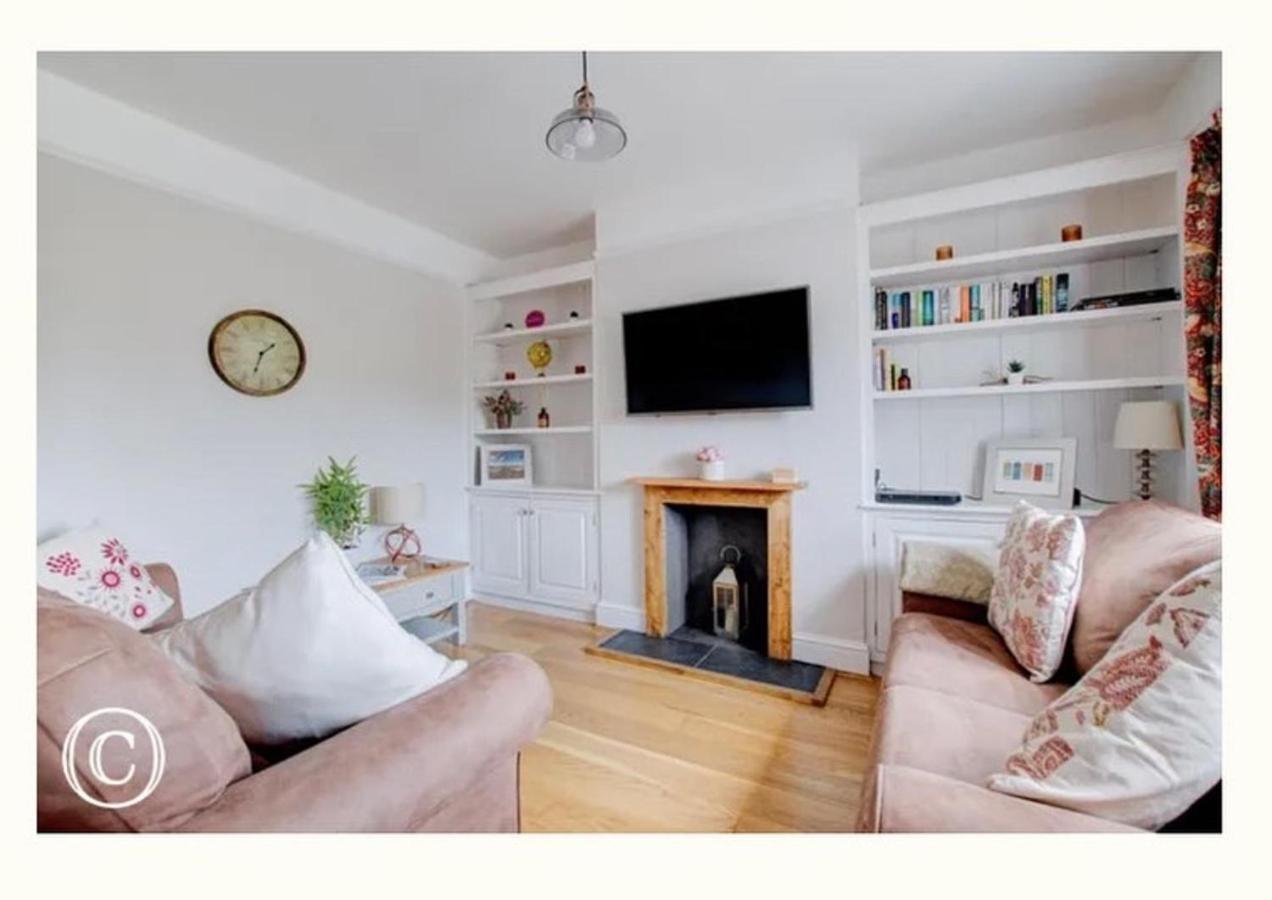 Charming 3-Bed Cottage In סוואנאייג' מראה חיצוני תמונה
